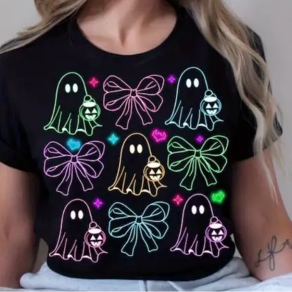 Black Ghost and Bow Graphic Tee - Picture 1 of 4